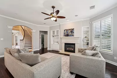 1611 Hill Spring Drive, Sugar Land, TX 77479 - Photo 9