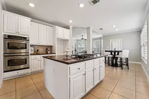 1611 Hill Spring Dr, Sugar Land, TX 77479 - Photo 17