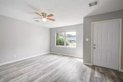 9317 Cathedral Drive, Houston, TX 77051 - Photo 5