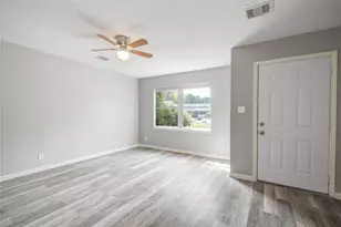 9317 Cathedral Dr, Houston, TX 77051 - Photo 5