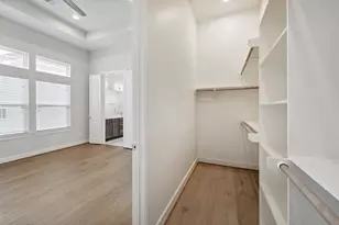 6304 Brighton Oaks Ln, Houston, TX 77008 - Photo 7