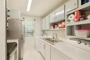 8405 Wilcrest Dr, Houston, TX 77072 - Photo 3