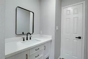 8406 Beechaven Rd, La Porte, TX 77571 - Photo 13