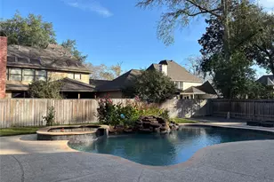 2810 4 Pines Dr, Houston, TX 77345 - Photo 7