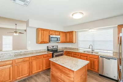 10911 Kirkbud Drive, Houston, TX 77089 - Photo 7