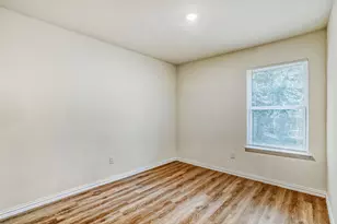 5626 Simsdale St, Houston, TX 77033 - Photo 5