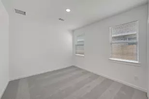 12111 St Augustine Dr, Mont Belvieu, TX 77535 - Photo 13