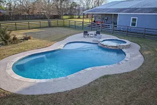 2320 Terrace Dr, Baytown, TX 77521 - Photo 39