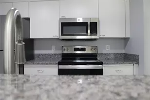 12633 Memorial Dr, Houston, TX 77024 - Photo 19