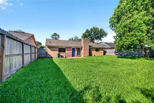 3031 Shawnee Dr, Sugar Land, TX 77479 - Photo 33