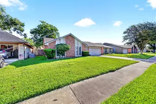 3031 Shawnee Dr, Sugar Land, TX 77479 - Photo 3