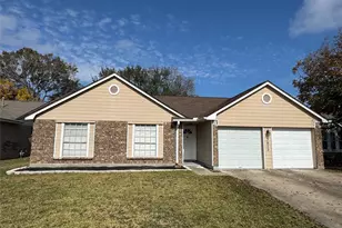 3873 Pecan Cir, La Porte, TX 77571 - Photo 1