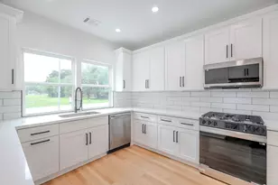 7903 Sunnyhill St, Houston, TX 77088 - Photo 7