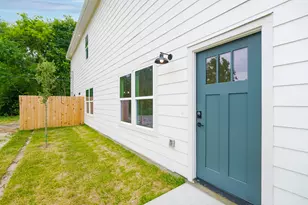 7903 Sunnyhill St, Houston, TX 77088 - Photo 3