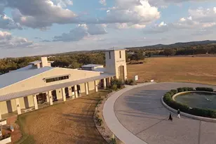 174 Resort Ct, Fredericksburg, TX 78624 - Photo 11