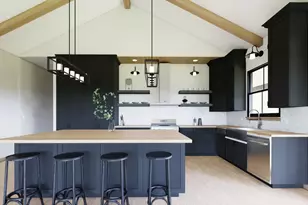 174 Resort Ct, Fredericksburg, TX 78624 - Photo 3