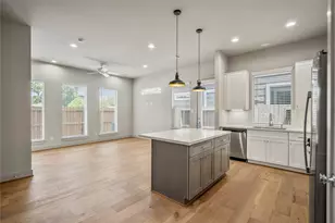 5229 Hillman St, Houston, TX 77023 - Photo 9