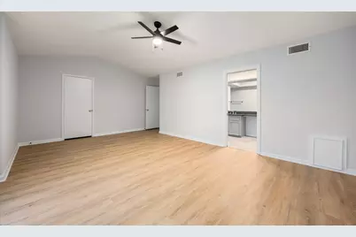 1746 S Gessner Road, Houston, TX 77063 - Photo 31