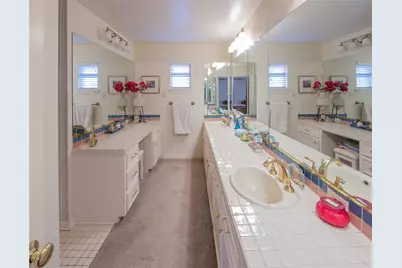 7918 Fairdale Lane, Houston, TX 77063 - Photo 17