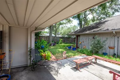 7918 Fairdale Lane, Houston, TX 77063 - Photo 23