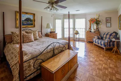 7918 Fairdale Lane, Houston, TX 77063 - Photo 17