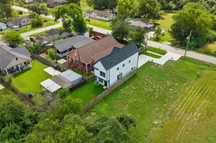 8027 Betty Boop St, Houston, TX 77028 - Photo 45