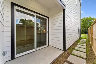 8027 Betty Boop St, Houston, TX 77028 - Photo 31