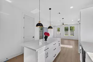 8027 Betty Boop St, Houston, TX 77028 - Photo 7