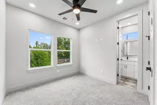 8027 Betty Boop St, Houston, TX 77028 - Photo 19