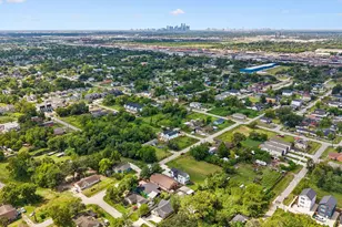 8027 Betty Boop St, Houston, TX 77028 - Photo 43
