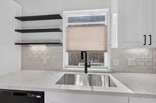 8027 Betty Boop St, Houston, TX 77028 - Photo 9