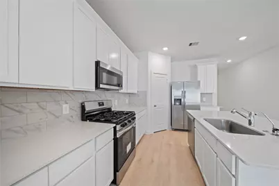 31134 Winchester Falls Court, Fulshear, TX 77423 - Photo 21