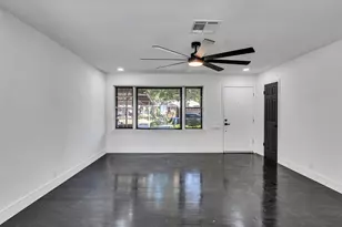 261 W Spreading Oak Dr, Houston, TX 77076 - Photo 7