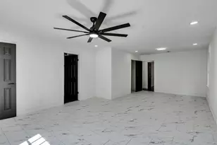 261 W Spreading Oak Dr, Houston, TX 77076 - Photo 23