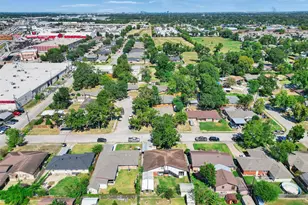 261 W Spreading Oak Dr, Houston, TX 77076 - Photo 31