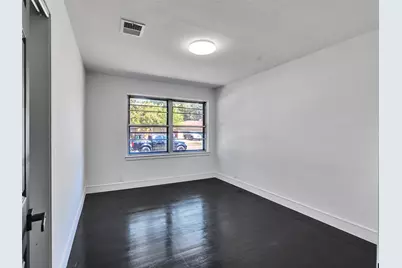 261 W Spreading Oak Drive, Houston, TX 77076 - Photo 19