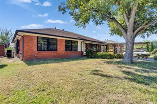 261 W Spreading Oak Dr, Houston, TX 77076 - Photo 3