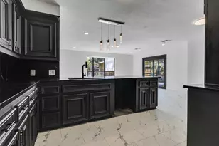 261 W Spreading Oak Dr, Houston, TX 77076 - Photo 13