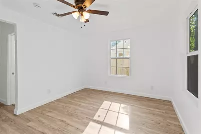 807 Aron Street, Baytown, TX 77520 - Photo 5
