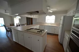 247 Selkirk Dr, Bay City, TX 77414 - Photo 11