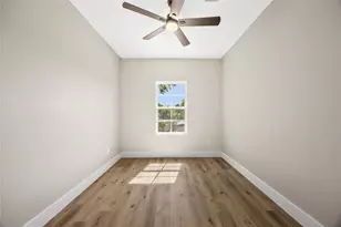 5949 Collingsworth St, Houston, TX 77026 - Photo 21