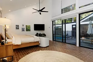 10 W Shady Ln, Houston, TX 77063 - Photo 27