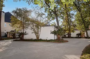 10 W Shady Ln, Houston, TX 77063 - Photo 3