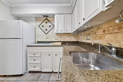 909 Silber Road #16C, Houston, TX 77024 - Photo 17
