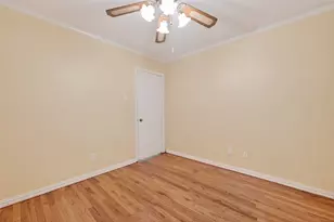909 Silber Rd, Houston, TX 77024 - Photo 27