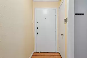 909 Silber Rd, Houston, TX 77024 - Photo 5