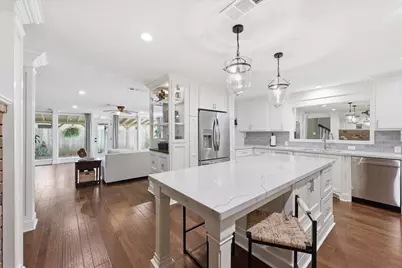 4702 Frost Place, Orange, TX 77630 - Photo 9