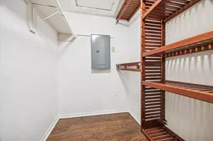 1880 White Oak Dr, Houston, TX 77009 - Photo 9