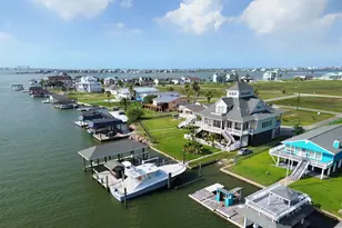 1243 Pilot Ln, Galveston, TX 77554 - Photo 1