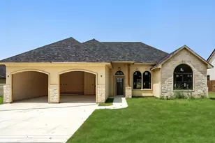 301 Live Oak St, Gonzales, TX 78629 - Photo 3